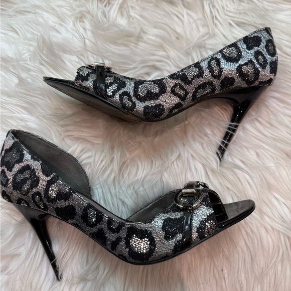 Carlos Santana roulette silver leopard heels‎ - Picture 3 of 6